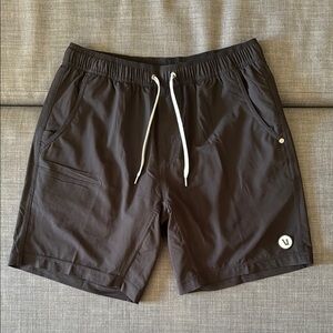 Vuori Kore 7” Inseam With Liner Black Athletic Shorts